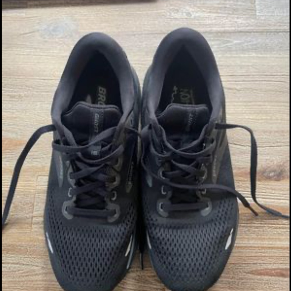 Brooks Women’s Ghost 15 running sneakers - Picture 2 of 5